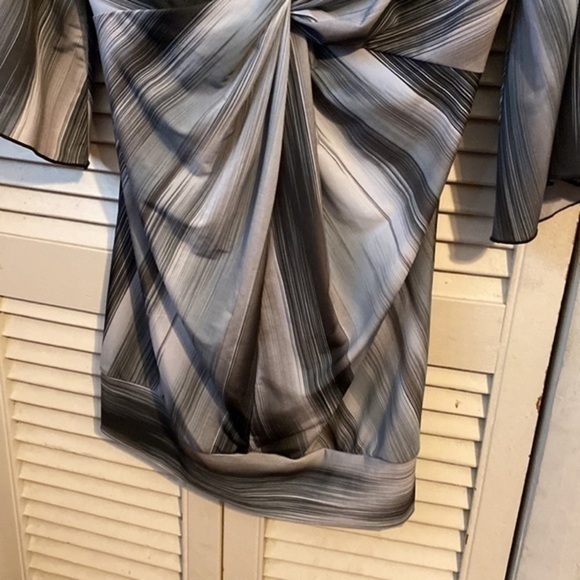 Dots knot tie front blouse - Picture 4 of 5